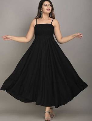 black solid fit and flare maxi dress with shoulder straps 4