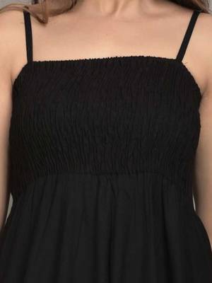 black solid fit and flare maxi dress with shoulder straps 5