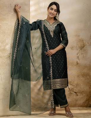 green embroidered kurta pant set with dupatta 1