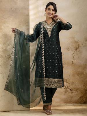 green embroidered kurta pant set with dupatta 2