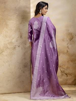 lavender embroidered kurta pant set with dupatta 2