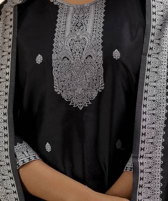 black cotton blend embroidered kurta pant set 3