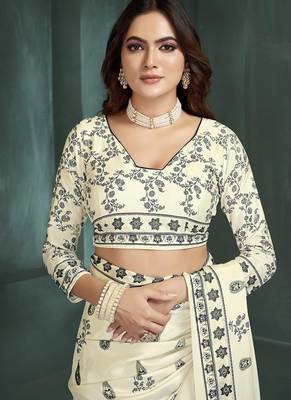White or foil  printed saree with blouse 3