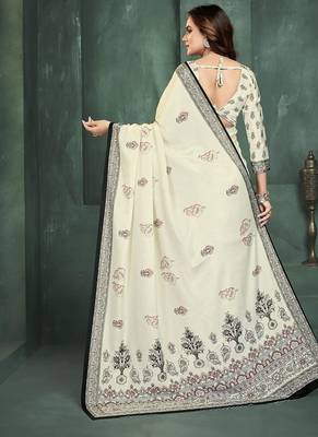White or foil  printed saree with blouse 4