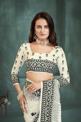 White or foil  printed saree with blouse 3