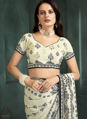 White or foil  printed saree with blouse 4