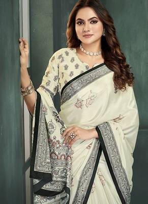 White or foil  printed saree with blouse 3
