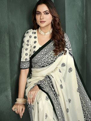 White or foil  printed saree with blouse 3