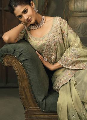 Pista green silk blend saree with embroidered zari work 2