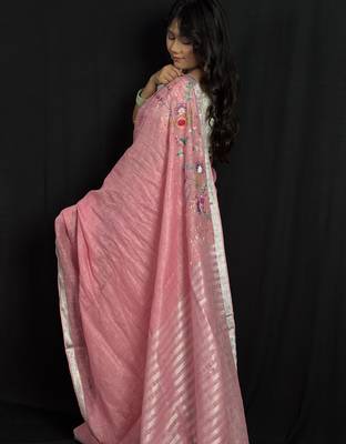 Pink handloom linen saree with hand embroidered work 2