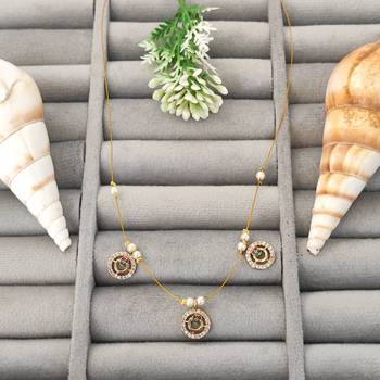 invisible gold-plated triple pendant necklace 1
