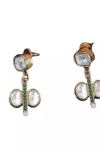 kundan necklace set with green accents and pearl detailing