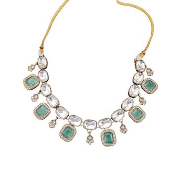 kundan style necklace set with emerald green stones 4