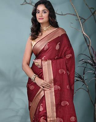 elegant maroon silk blend saree with intricate brocade work 5