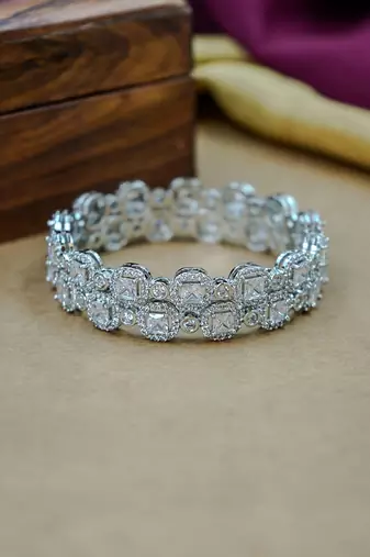 Traditional punjabi chooda for brides