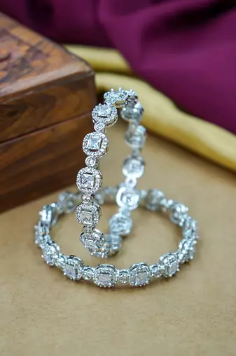 Traditional punjabi chooda for brides
