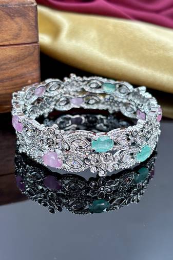 Traditional punjabi chooda for brides