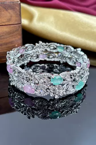 Traditional punjabi chooda for brides