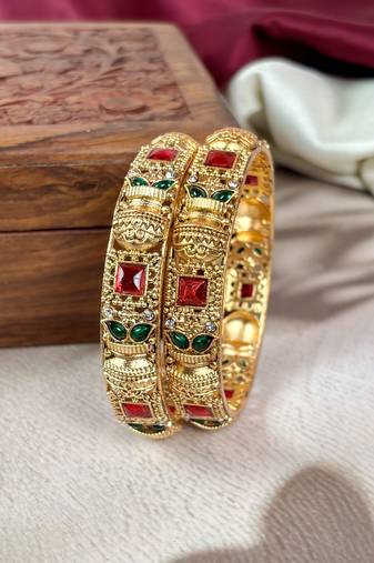 Traditional punjabi chooda for brides