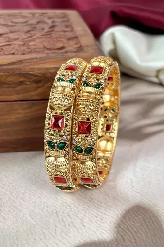 Traditional punjabi chooda for brides