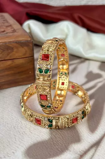 Traditional punjabi chooda for brides