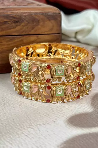 Traditional punjabi chooda for brides