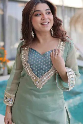 Sky Blue Mirror & lace Work Kurta Set with Batwa