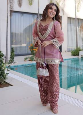 Peach Mirror & lace Work Kurta Set with Batwa 1