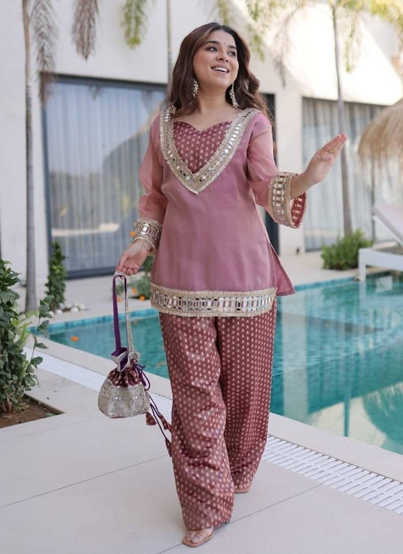 Peach Mirror & lace Work Kurta Set with Batwa