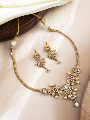 Gold plated white ad flower design pendant necklace set 1