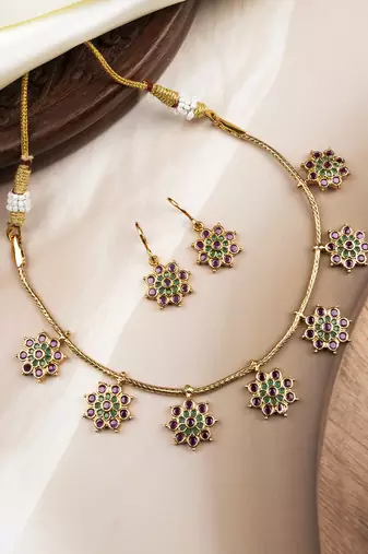 Delicate multicolor flower motif necklace set