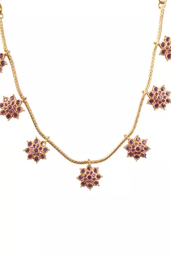Delicate red flower motif necklace set