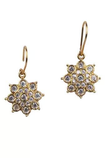 Delicate white flower motif necklace set