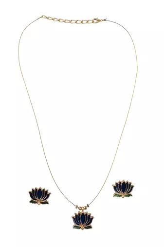 Minimal blue lotus motif pendant set with invisible chain