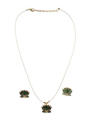 Minimal green lotus motif pendant set with invisible chain 2