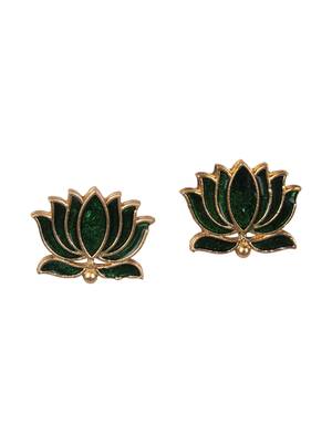 Minimal green lotus motif pendant set with invisible chain 4