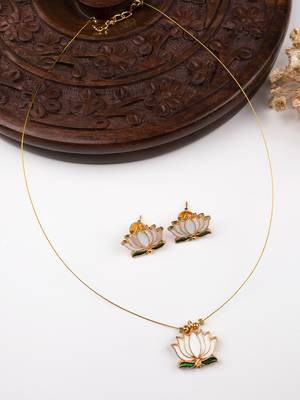 Minimal white lotus motif pendant set with invisible chain 1