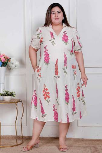 plus size off-white floral printed maxi dress for women