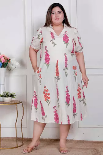 plus size off-white floral printed maxi dress for women