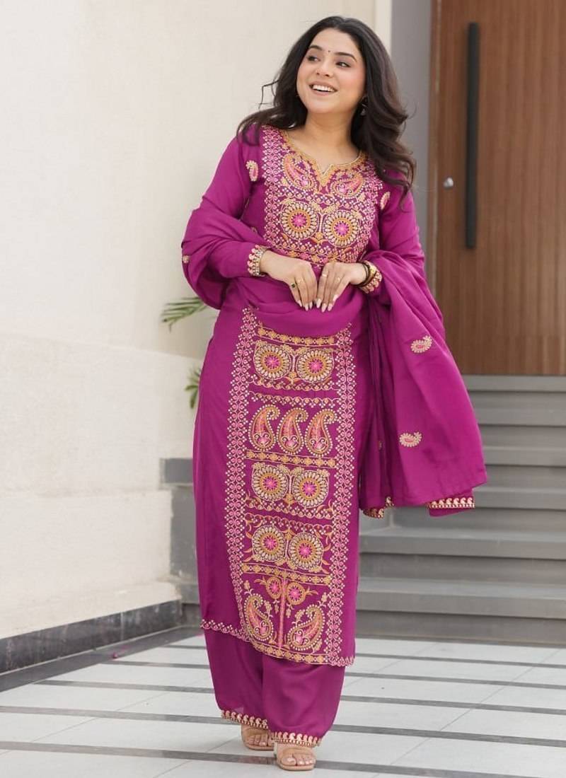 Magenta Chinon Zari & Thread Embroidered Kurta Set