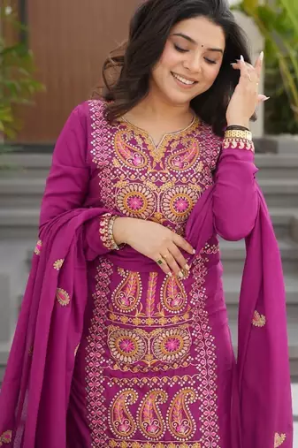 Magenta Chinon Zari & Thread Embroidered Kurta Set
