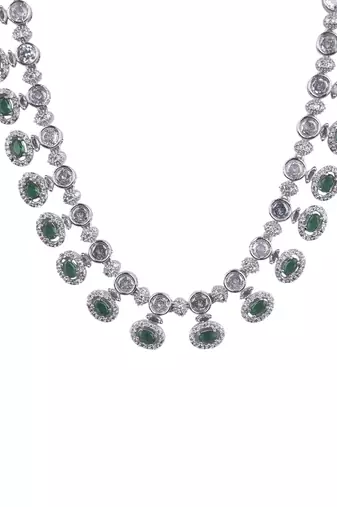 Trendy green ad necklace set