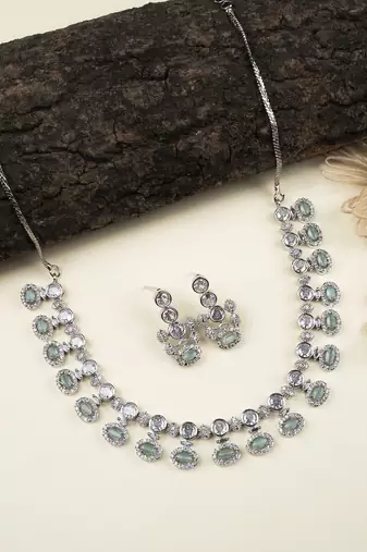 Trendy turquoise ad necklace set