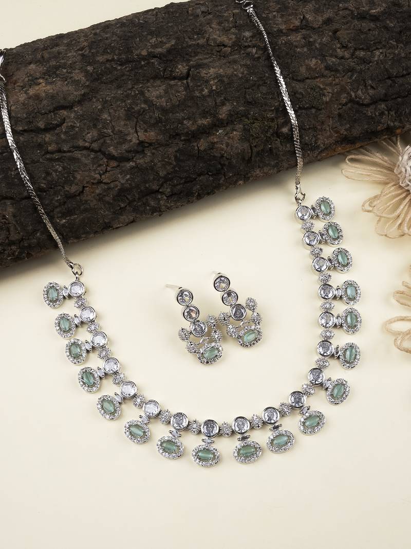 Trendy turquoise ad necklace set