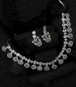 Trendy white ad necklace set