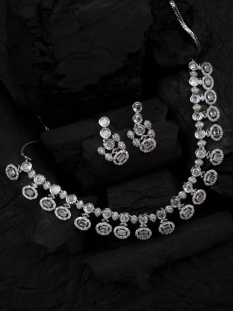 Trendy white ad necklace set