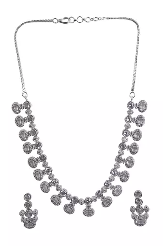 Trendy white ad necklace set