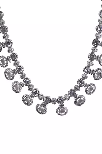 Trendy white ad necklace set