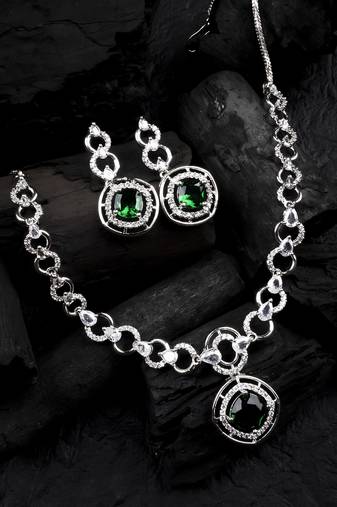 Statement green ad necklace set