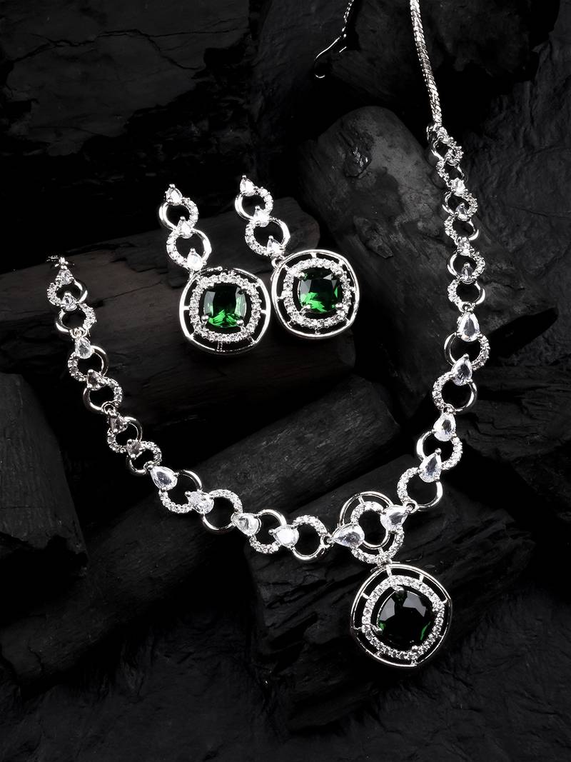 Statement green ad necklace set